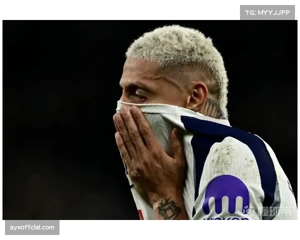 人物特写：一位录像分析师的工作日常，他专为球队剪裁对手高位压迫的弱点集锦